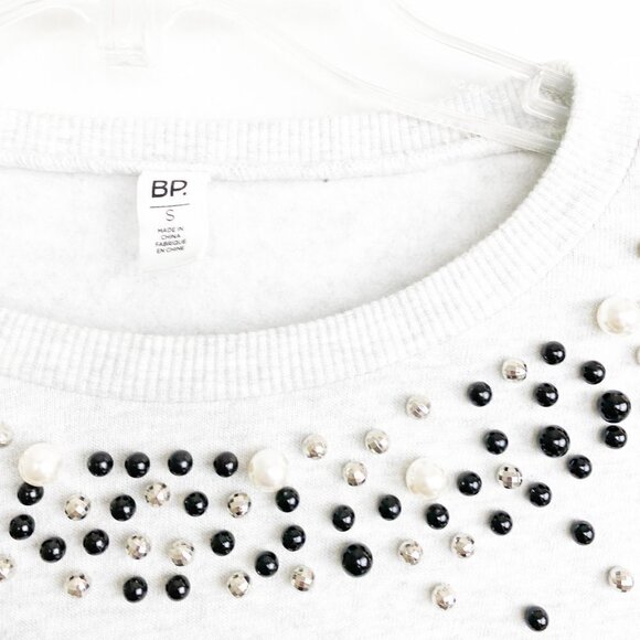 🦋 NORDSTROM BP Pearl Beaded Bell Sleeve Sweater Gray Small Casual Winter - Picture 4 of 6